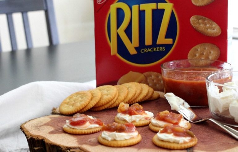 #StackItUp with this Ritz Cracker snack idea: Cream Cheese & Mango Salsa RITZwich. YUM.