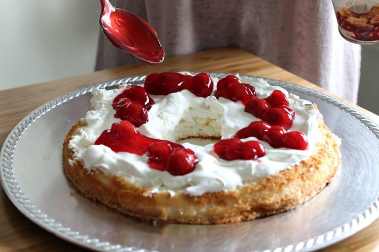 Layered Angel Food Cake Mix with Cherry Pie Filling Recipe