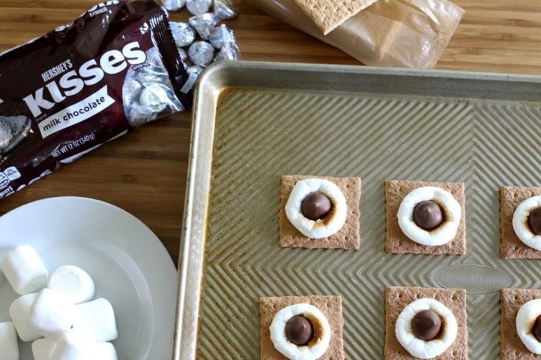 Simple Oven S’mores with HERSHEY’S KISSES