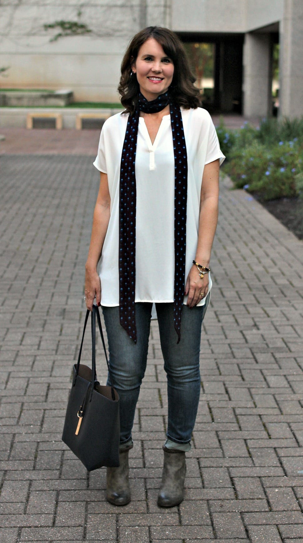 3 Ways to Tie a Skinny Scarf Mom Fabulous