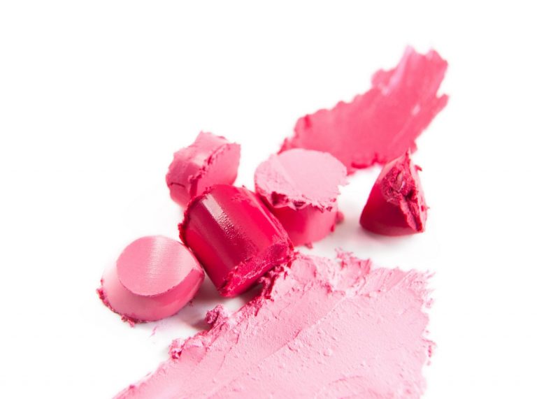 A Simple Guide to Choosing the Right Lipstick Color for Your Skin Tone