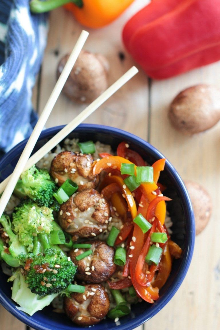 Super Easy Pepper, Broccoli and Whole Mushroom Stir Fry Recipe