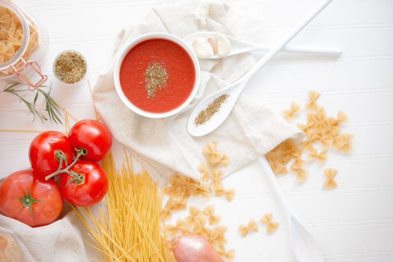 One of the Easiest and Best Tomato Sauce Recipes