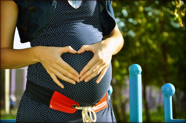pregnant mom