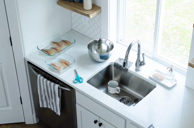 2 Fast And Easy Ways To Clean Your Kitchen Drain